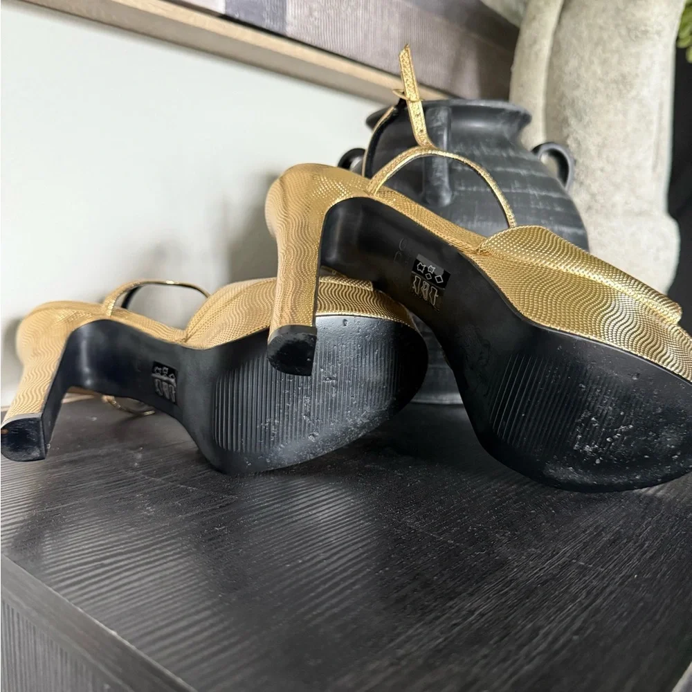 Aldo Gold Platform Heels - Picture 3 of 7